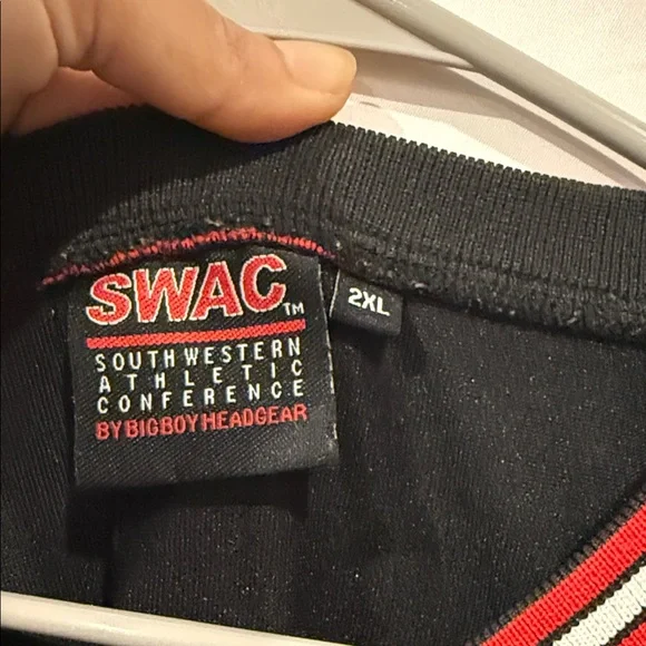 Men's Black and Red Sweatshirt - Picture 4 of 10